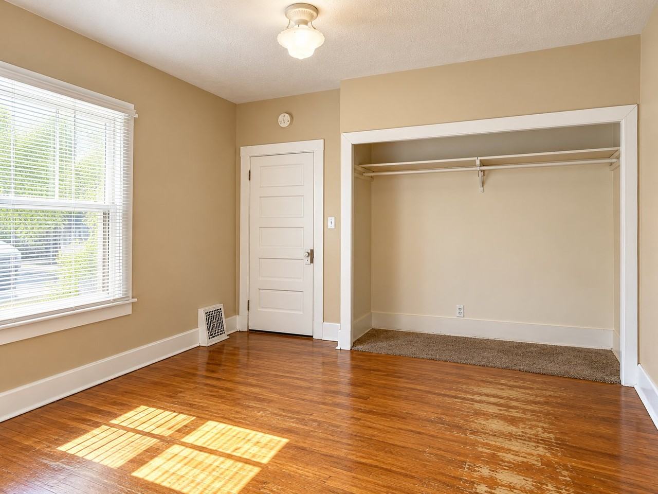 219 E Callender St - Photo 7 of 50