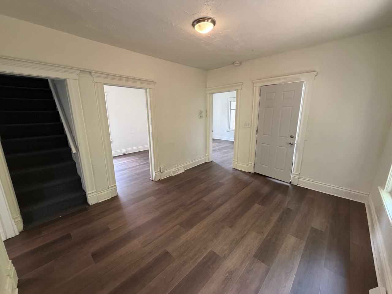 1009 Jackson St - Photo 3 of 16