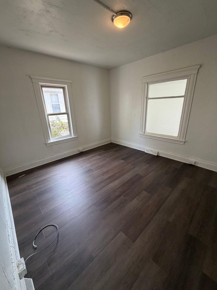 1009 Jackson St - Photo 4 of 16