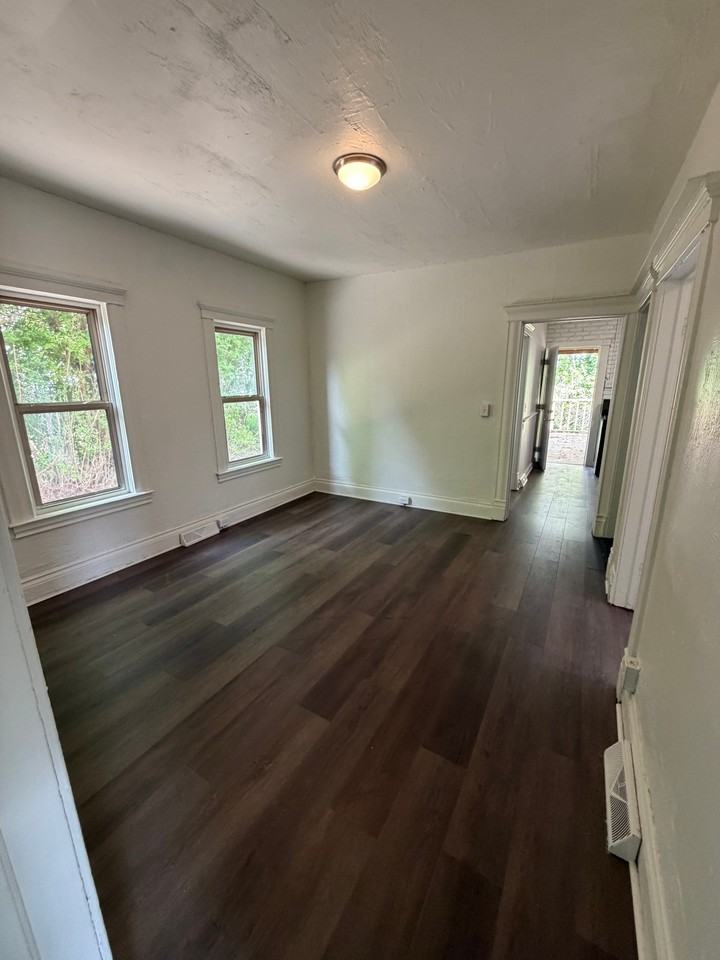 1009 Jackson St - Photo 5 of 16