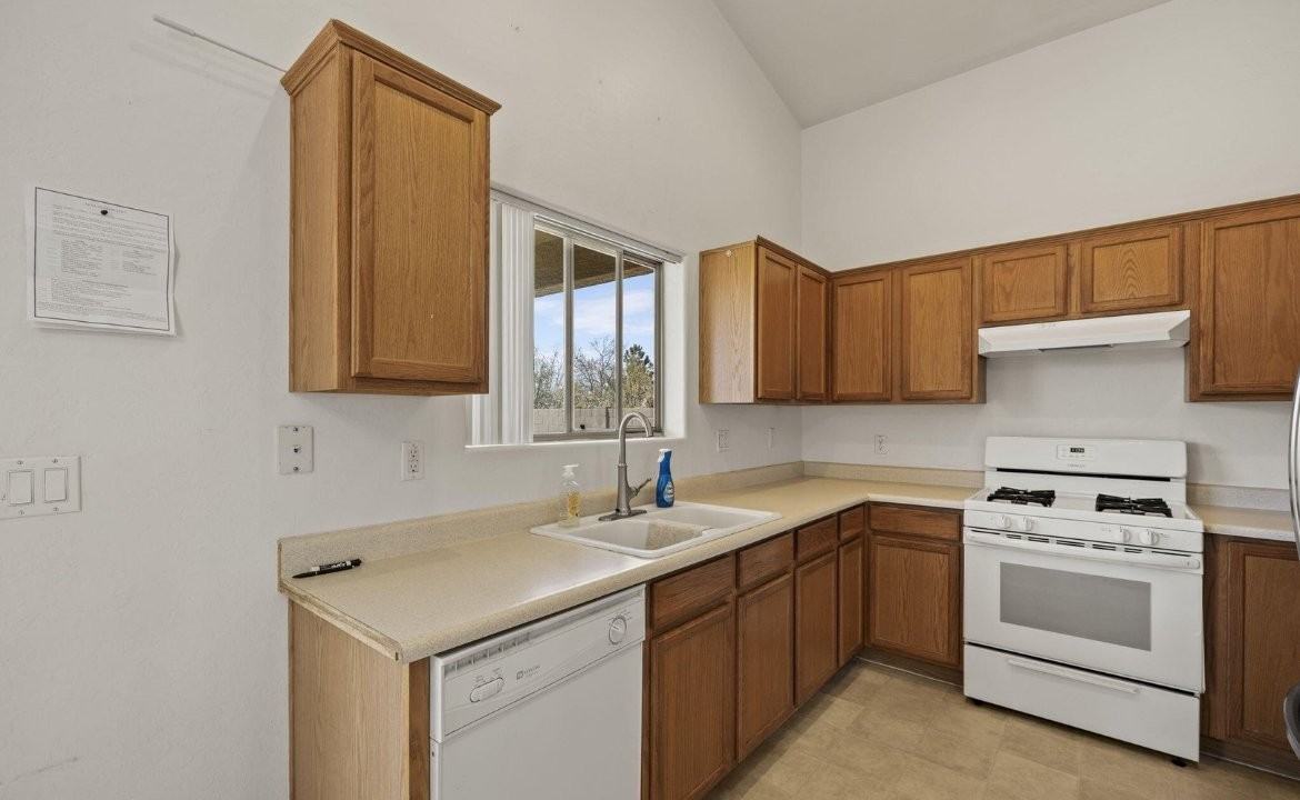7361 E Plateau Ridge Rd - Photo 3 of 9