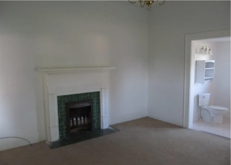 521 E Greer St - Photo 4 of 15