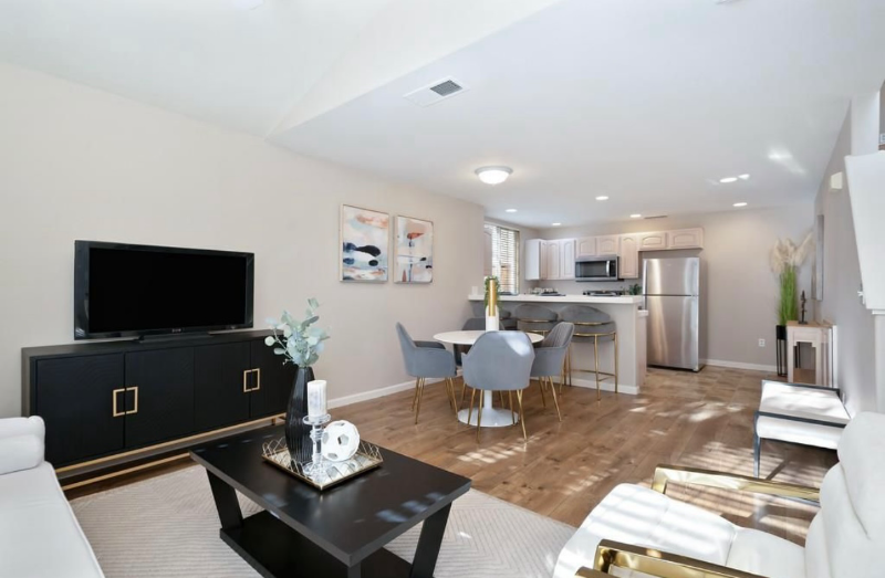 2029 5th St - Photo 3 of 11