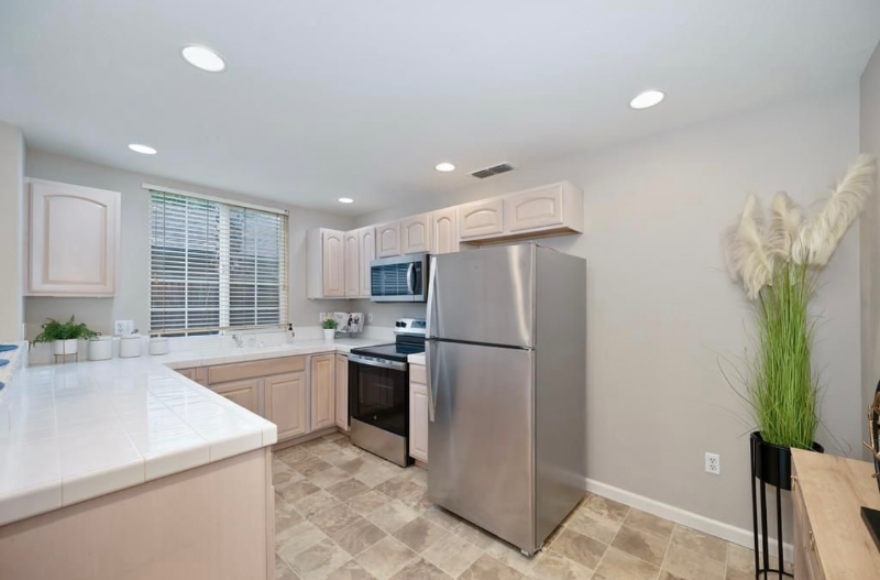 2029 5th St - Photo 4 of 11