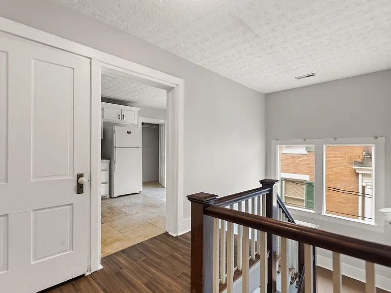 454 W Broadway St #3 - Photo 4 of 12