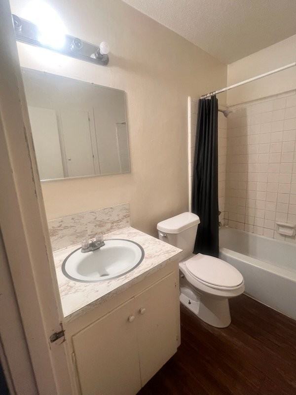 318 Holland St #C - Photo 7 of 8