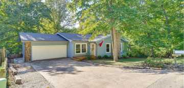 featured image of 11 Adams Ln