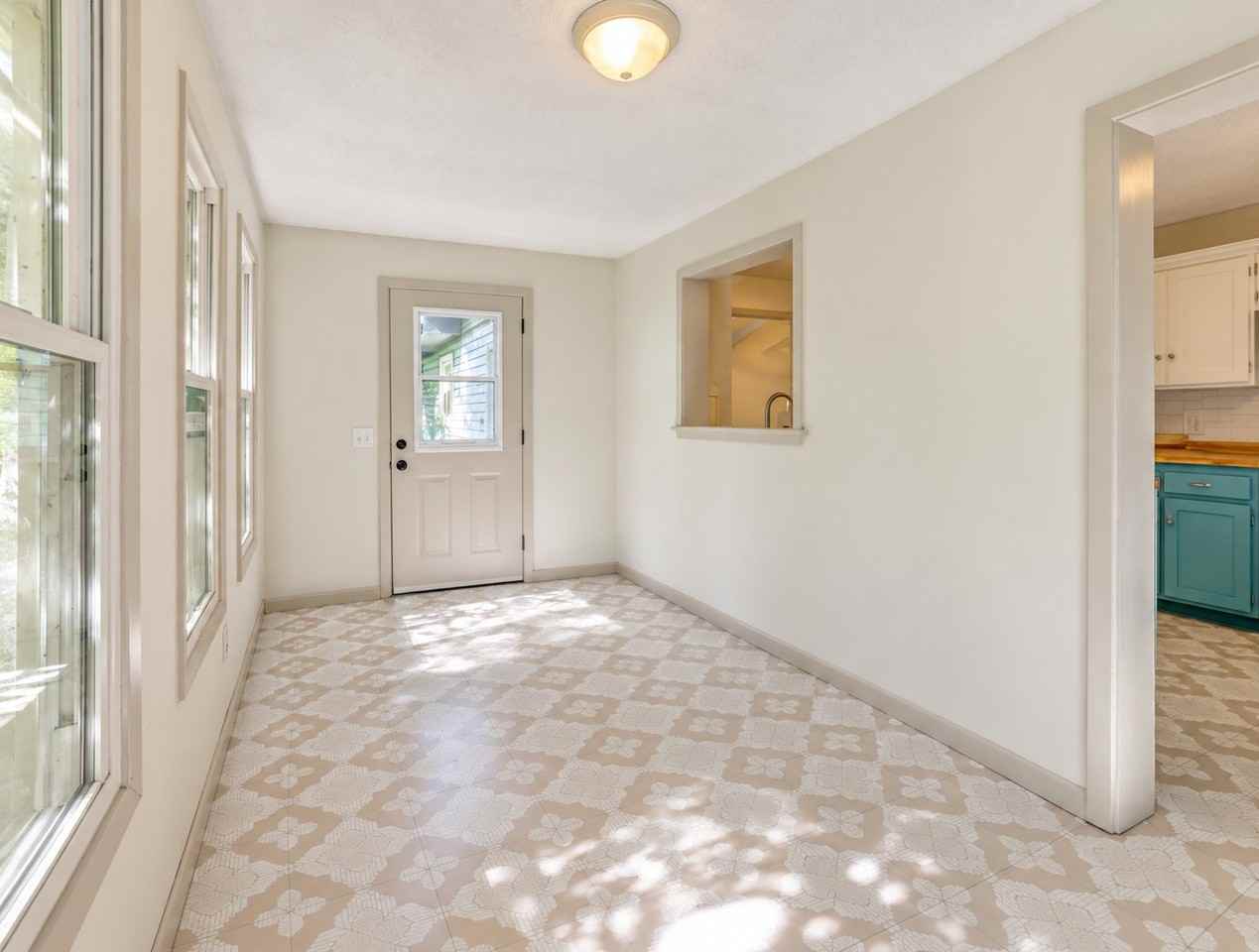 11 Adams Ln - Photo 7 of 10