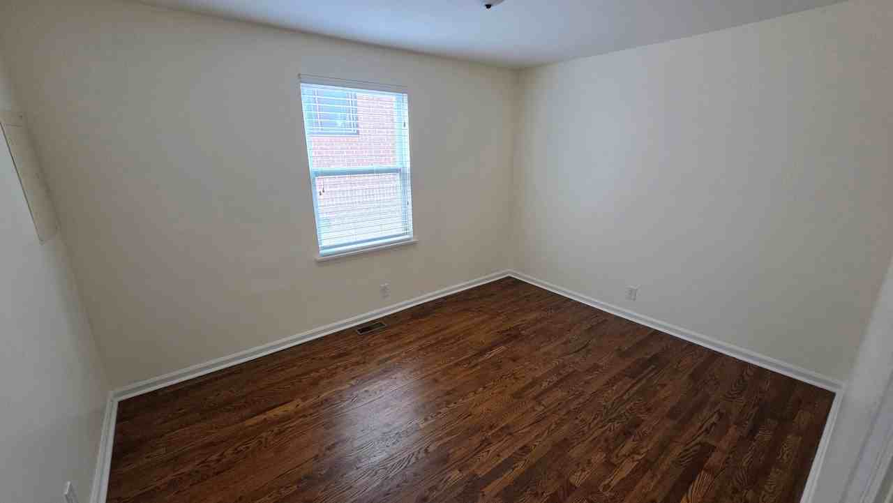 1006 Stainback Ave - Photo 3 of 11