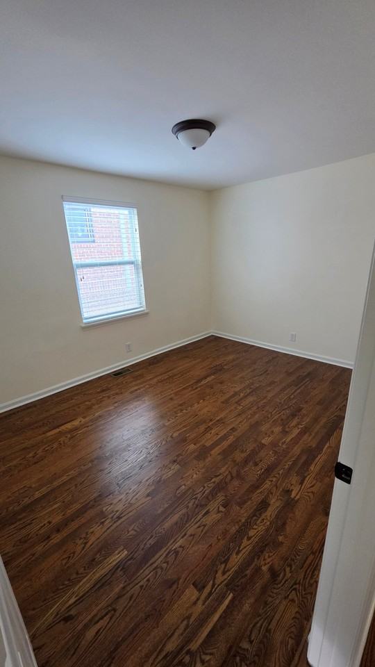 1006 Stainback Ave - Photo 4 of 11