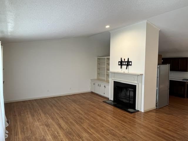 240 Kingswood Dr - Photo 7 of 17