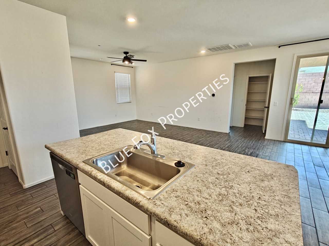 7926 S Golden Bell Dr - Photo 4 of 43
