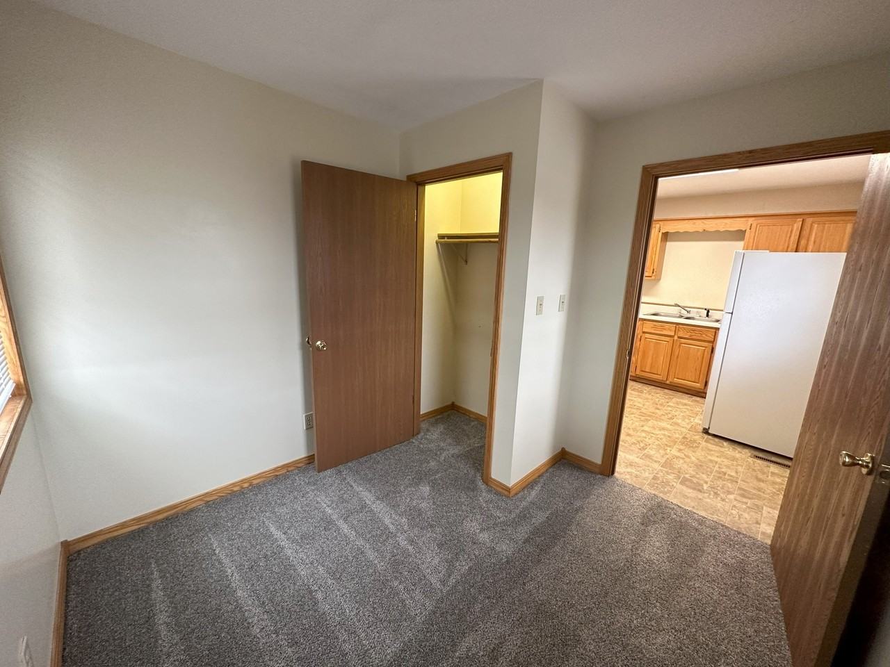 350 N Lakeland Dr - Photo 4 of 22