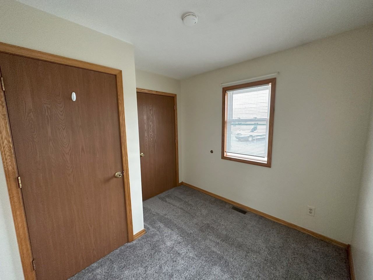 350 N Lakeland Dr - Photo 5 of 22