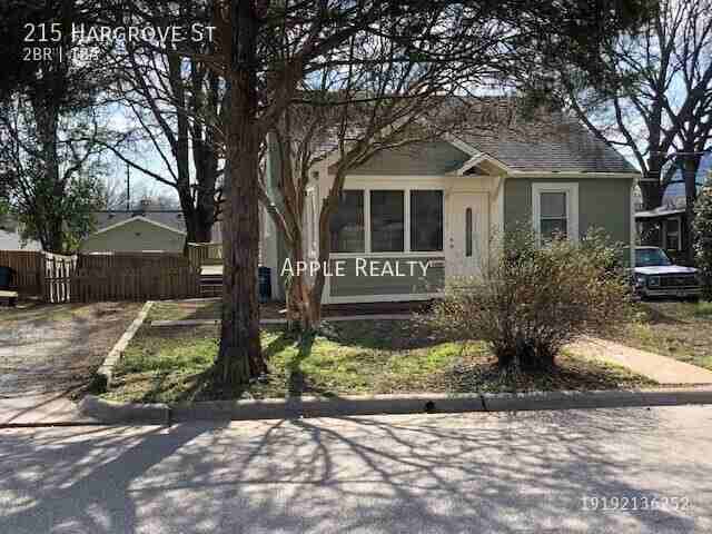 215 Hargrove St - Photo 2 of 19