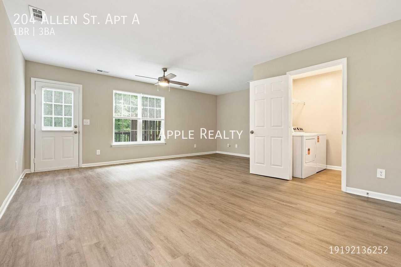 204 Allen St Apt A - Photo 5 of 20