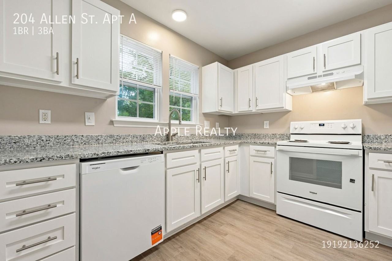 204 Allen St Apt A - Photo 6 of 20