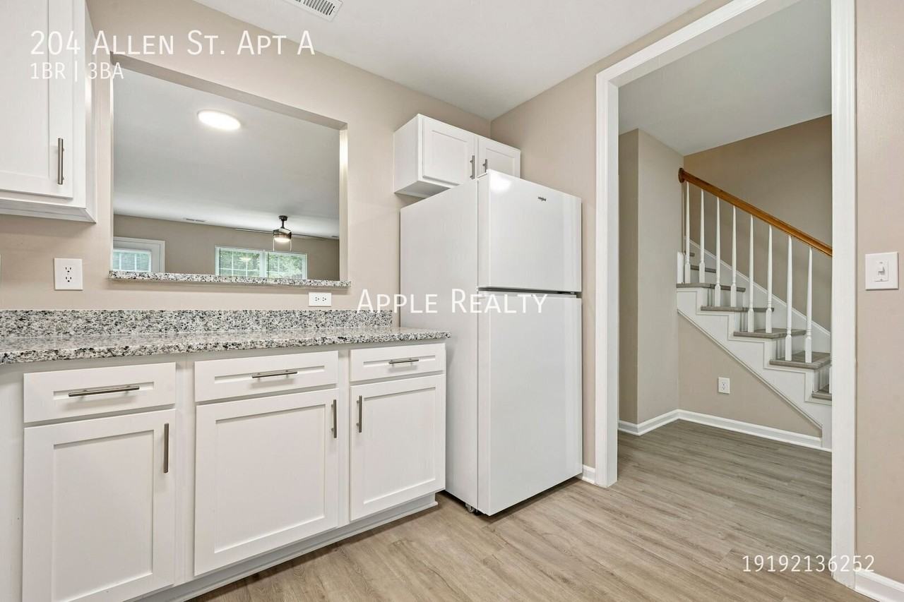 204 Allen St Apt A - Photo 7 of 20