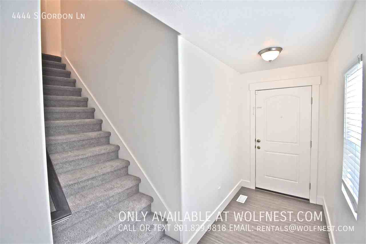 4444 S Gordon Ln - Photo 3 of 50