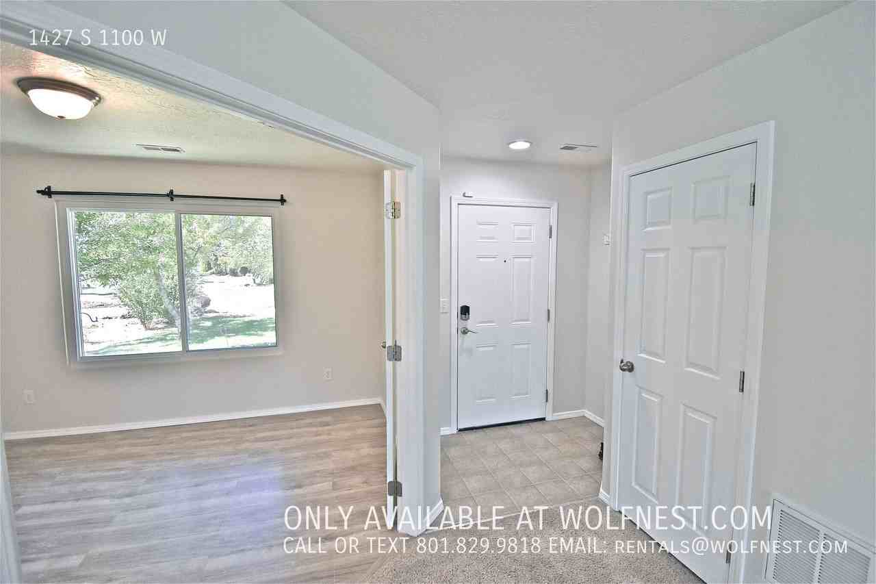 1427 S 1100 W - Photo 3 of 43