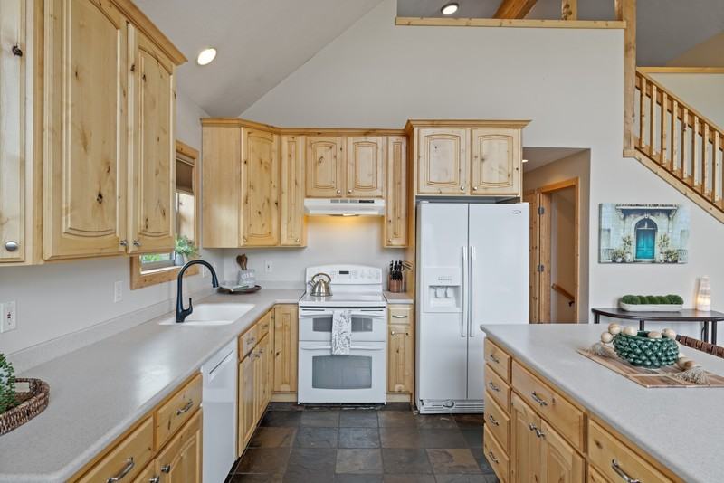 4801 Conifer Dr - Photo 5 of 43