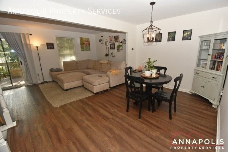 2110 Commissary Cir - Photo 7 of 31