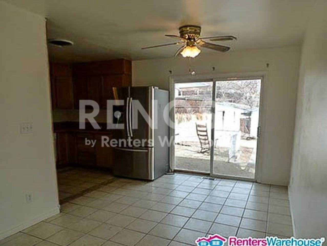 327 Leona Dr - Photo 4 of 21