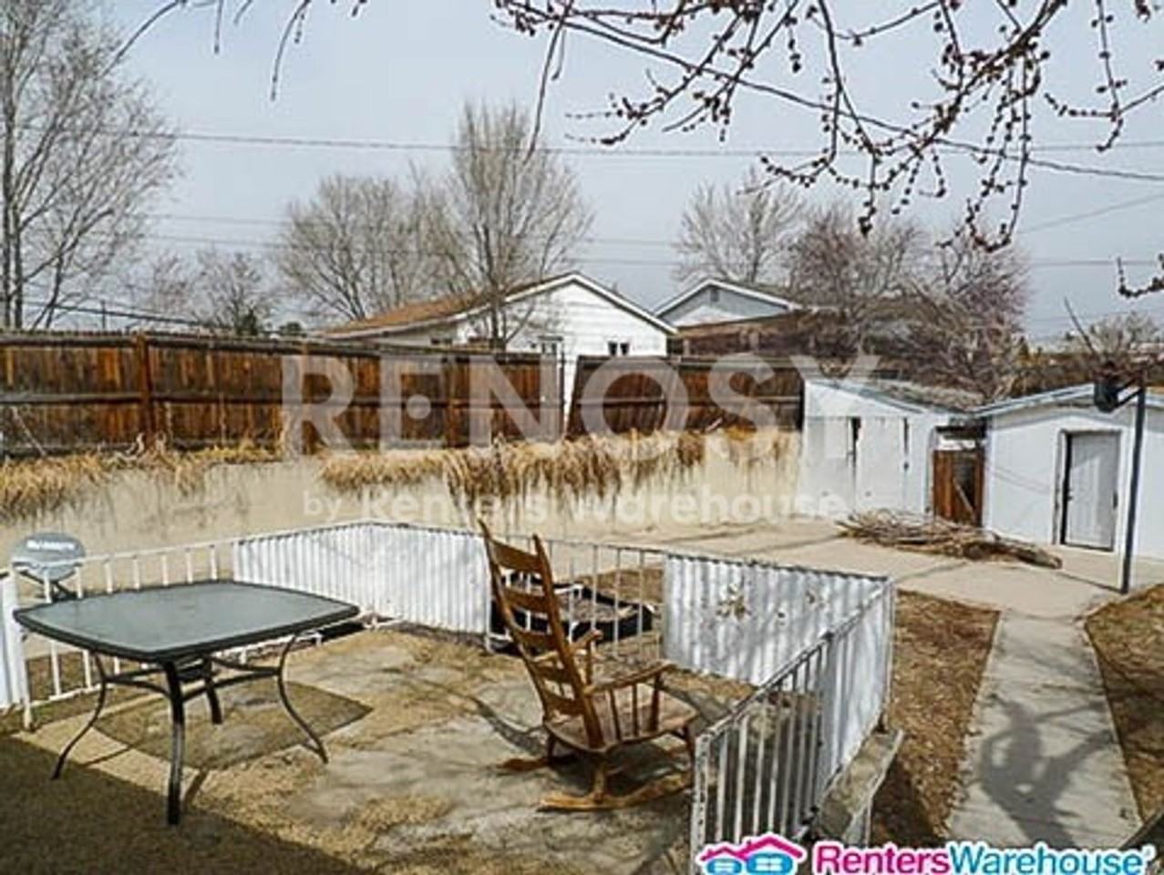 327 Leona Dr - Photo 5 of 21