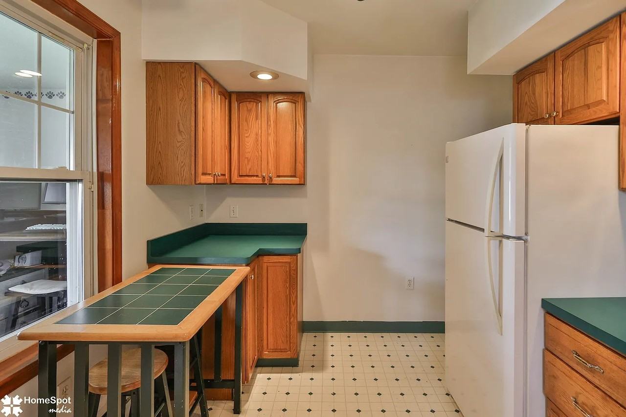 913 N 18th St - Photo 3 of 13