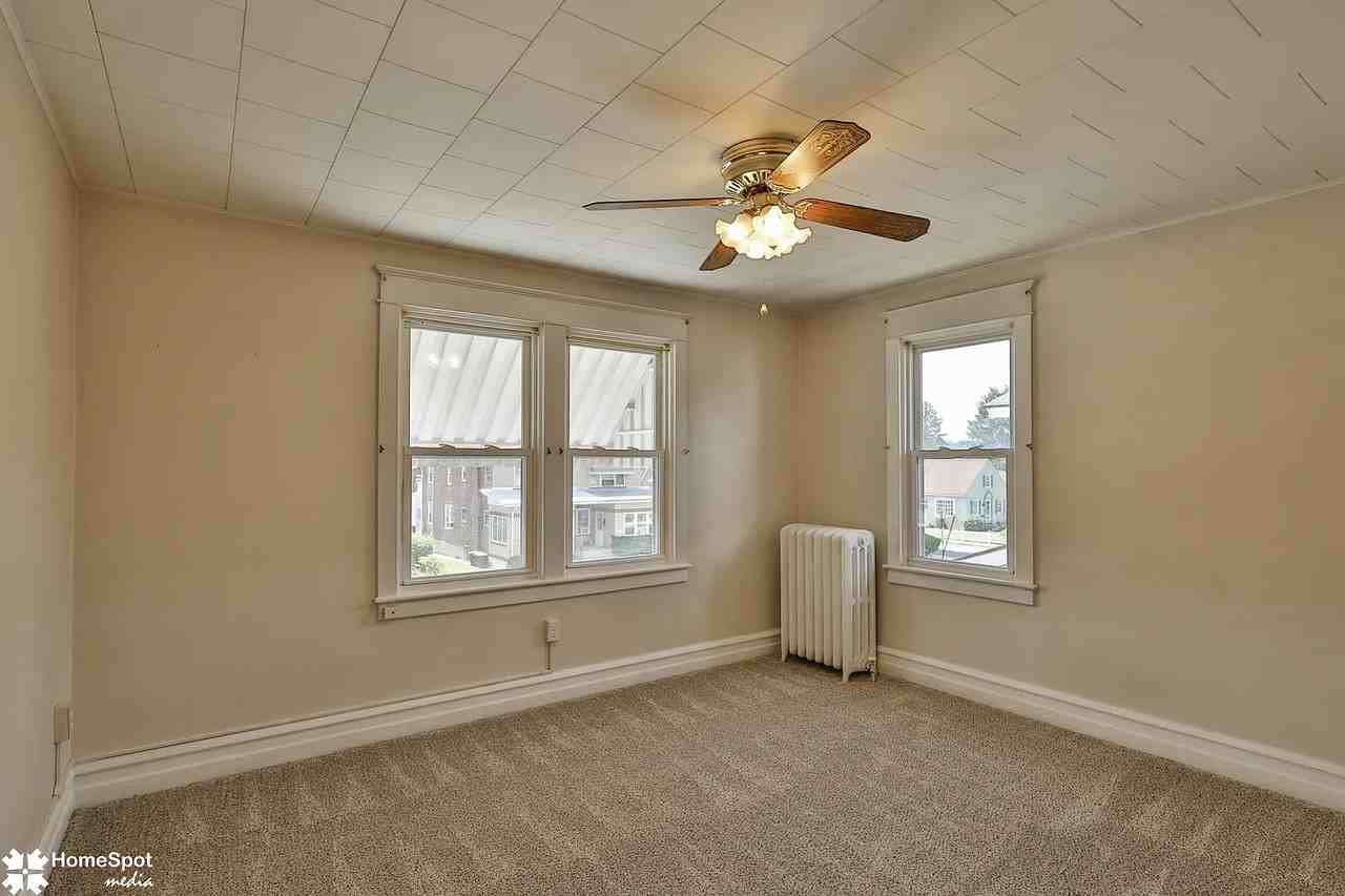 913 N 18th St - Photo 5 of 13