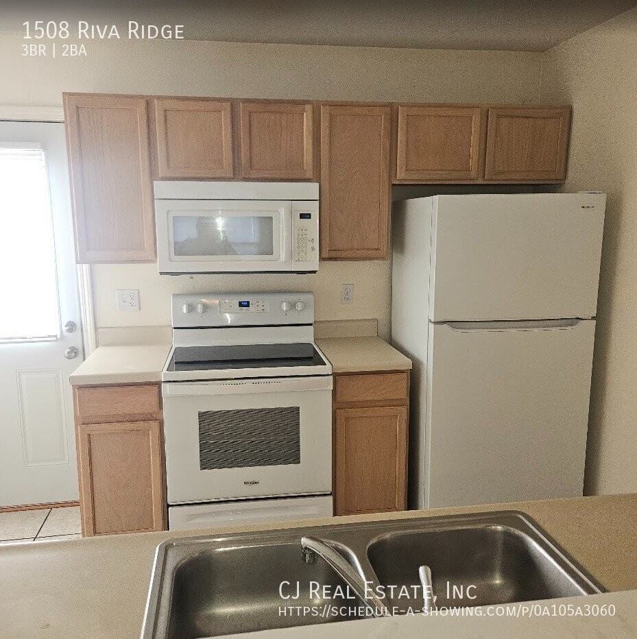1508 Riva Ridge Ct - Photo 3 of 9