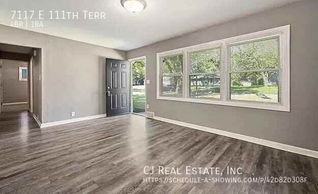 7117 E 111th Ter - Photo 2 of 11