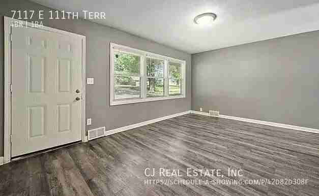 7117 E 111th Ter - Photo 3 of 11