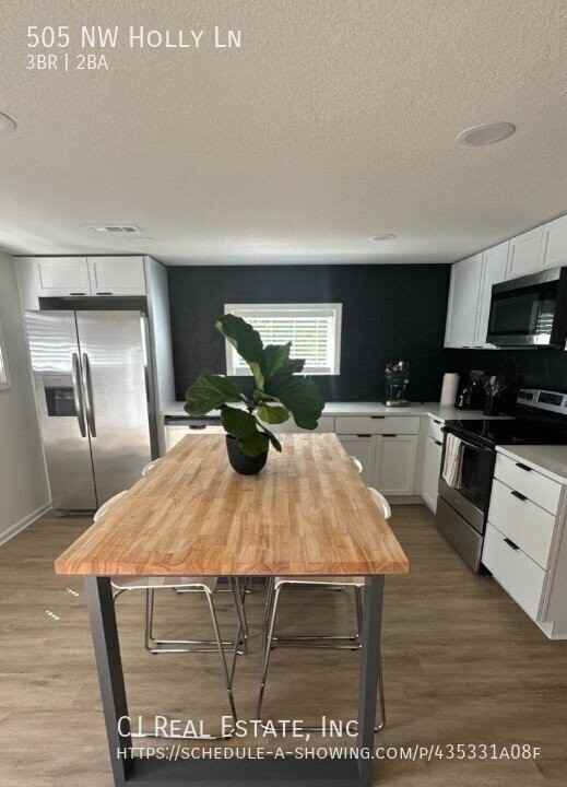 505 Nw Holly Ln - Photo 4 of 10