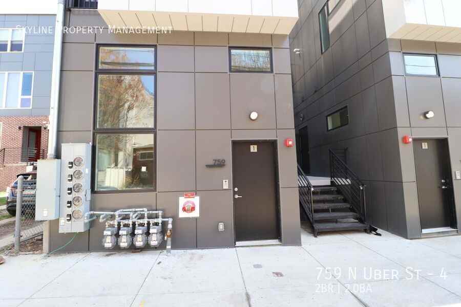 759 N Uber St #4