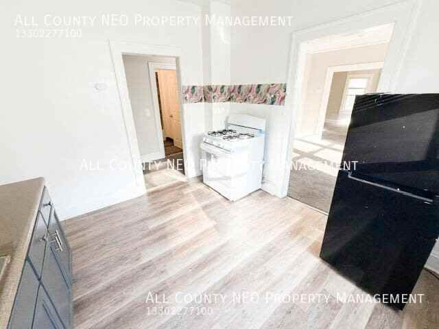 11724 Imperial Ave - Photo 2 of 14