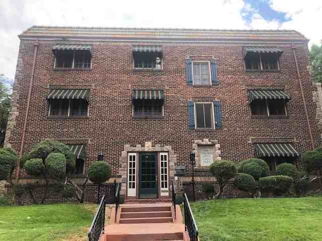 1320 York St #33