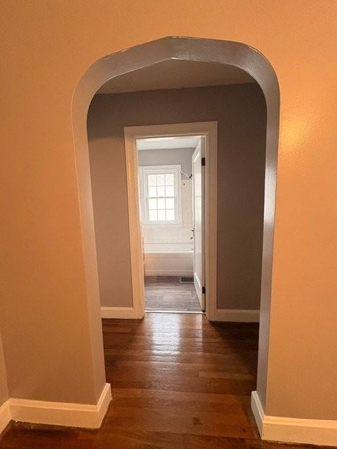 628 Woodford St - Photo 5 of 8