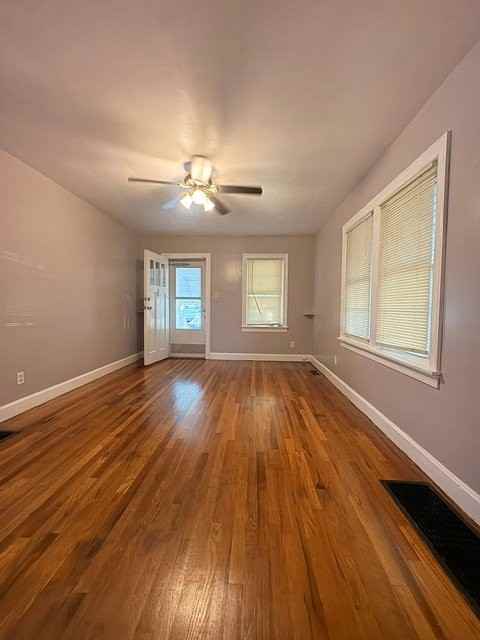 628 Woodford St - Photo 6 of 8