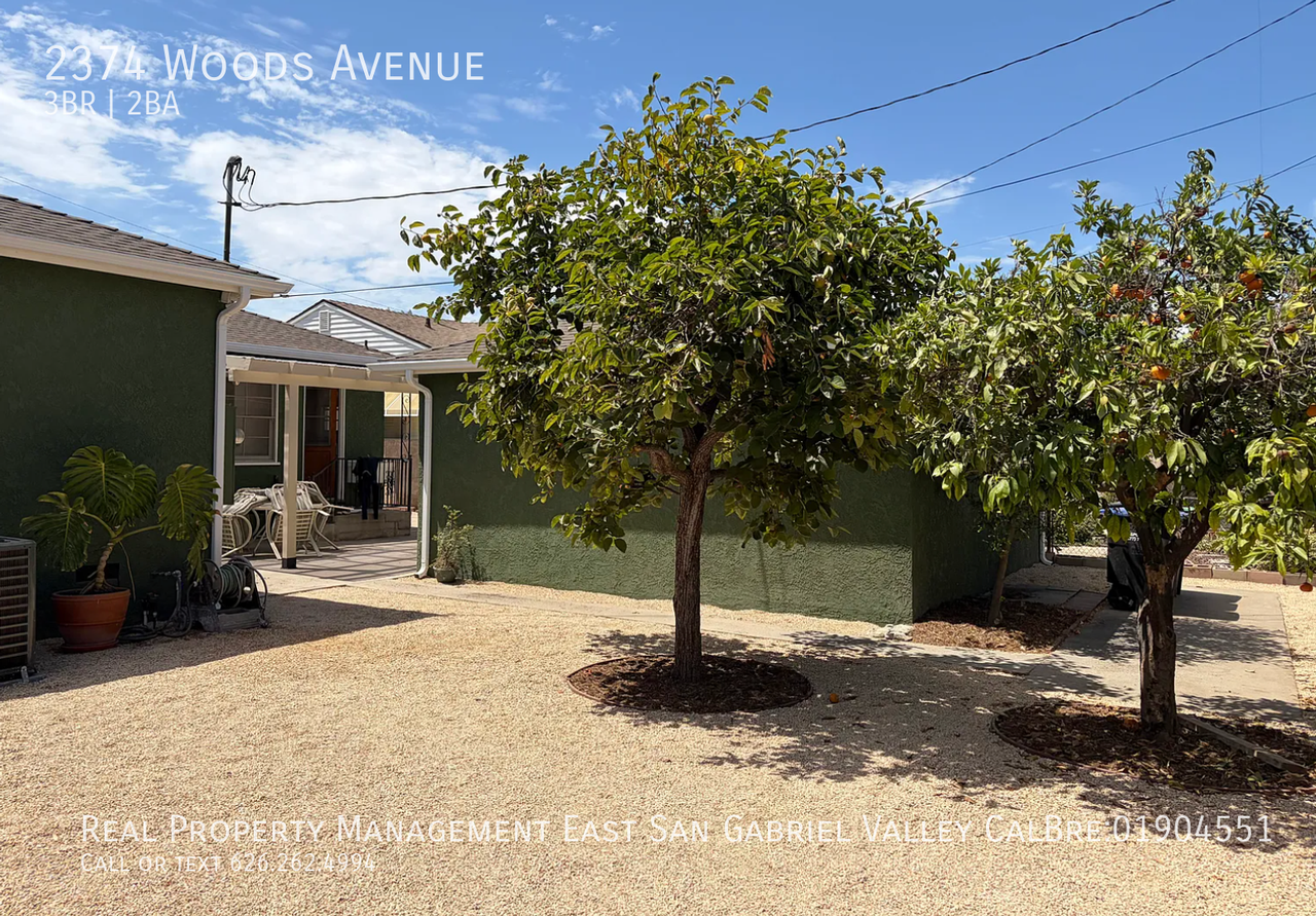 2374 Woods Ave - Photo 4 of 24