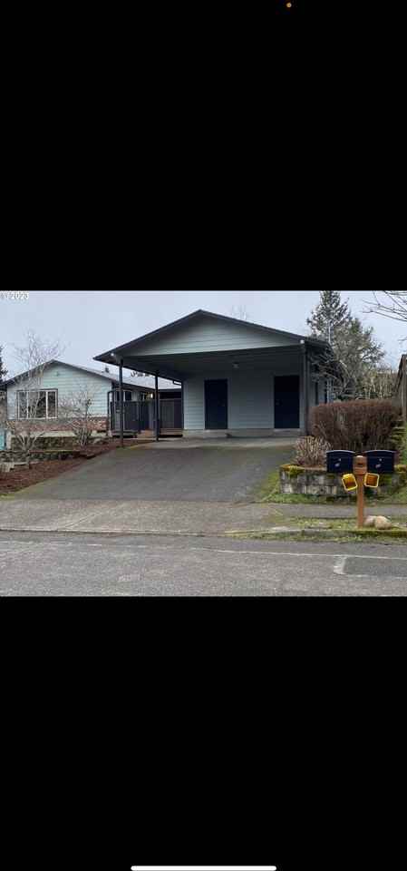 15 Ne 157th Ave - Photo 2 of 8