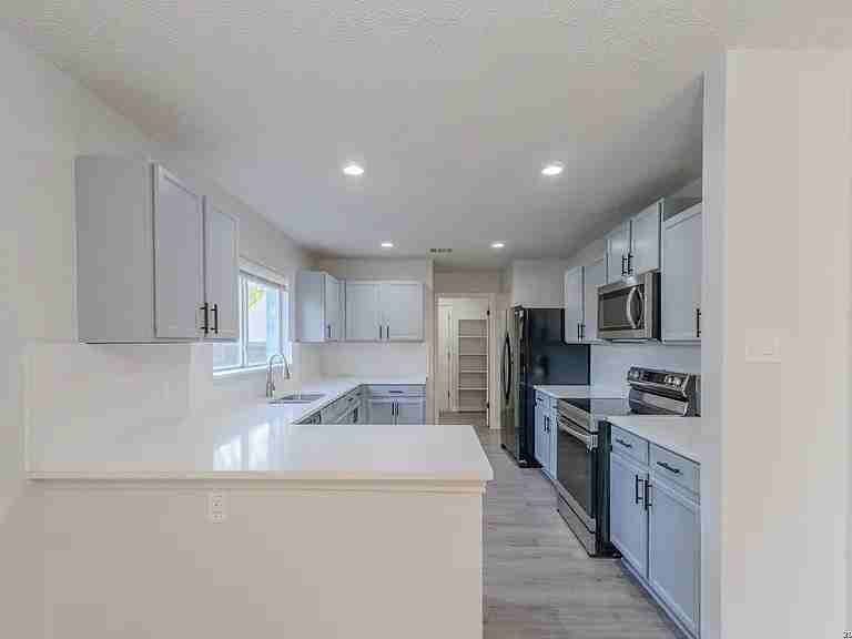 1041 Rolling Path - Photo 3 of 13