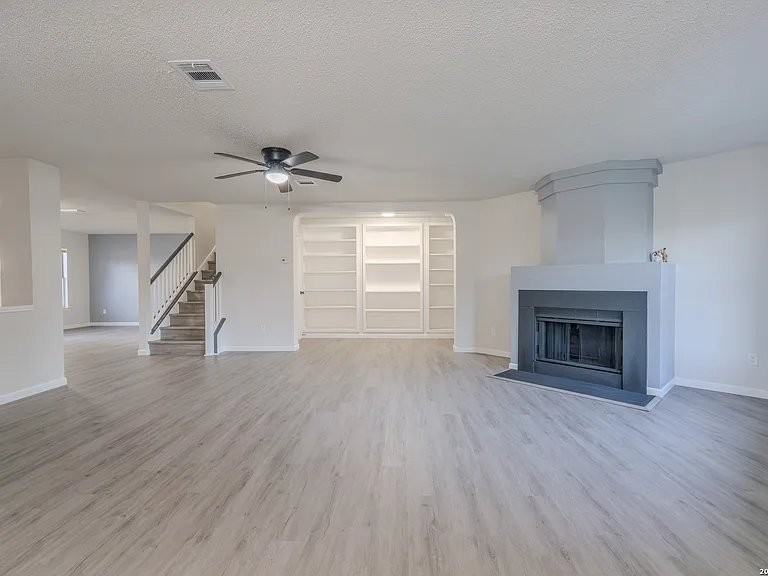 1041 Rolling Path - Photo 4 of 13