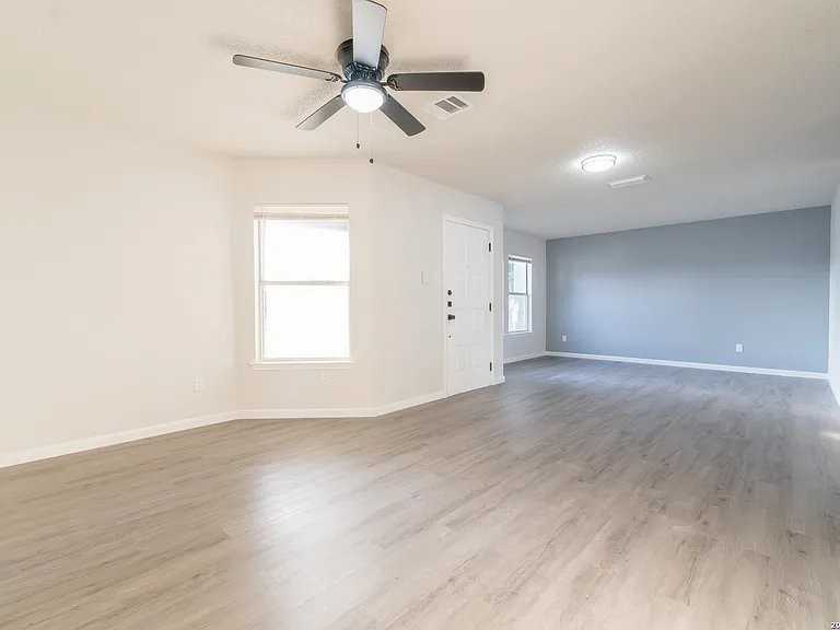 1041 Rolling Path - Photo 5 of 13