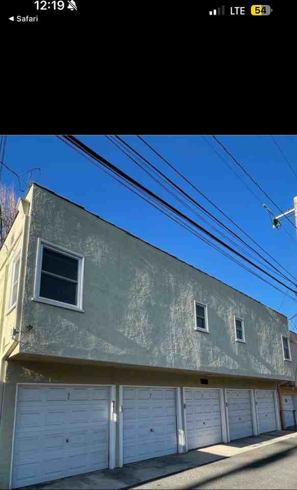 2450 Oak St - Photo 2 of 5