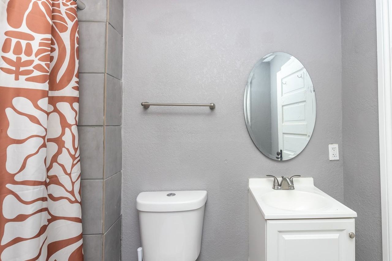 4105 Oak St #1 - Photo 2 of 22