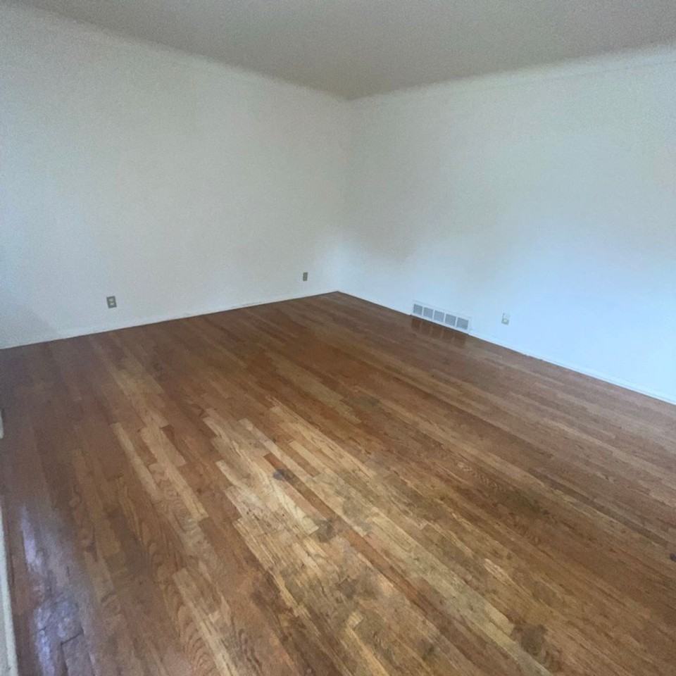 7762 Nacomis Dr - Photo 3 of 9