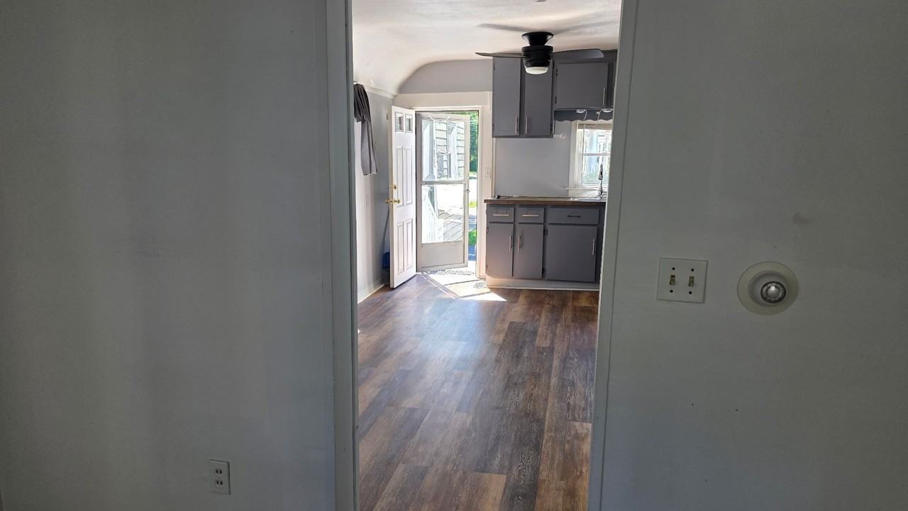 943 Briarwood Ave #1 - Photo 5 of 11