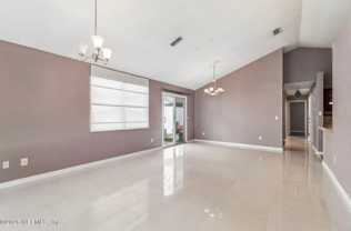 5065 Knightsbridge Cir N - Photo 1 of 1