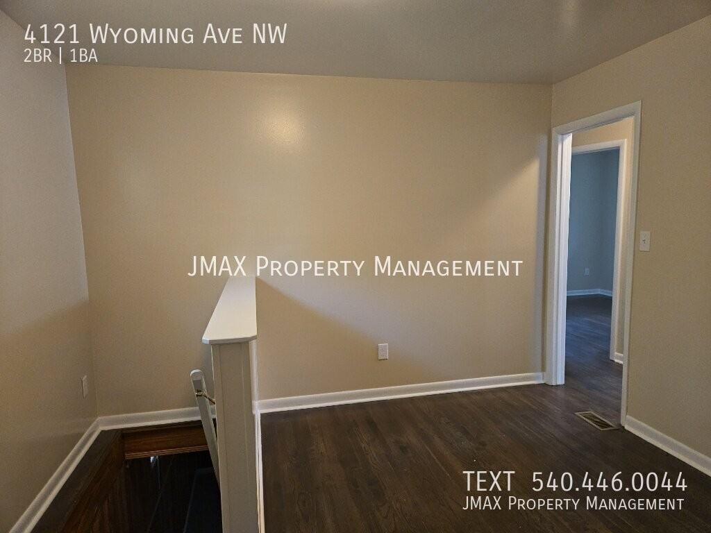 4121 Wyoming Ave Nw - Photo 6 of 12